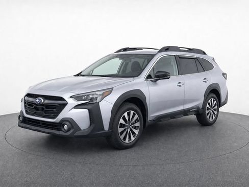Used 2025 Subaru Outback Premium AWD/4WD image 9