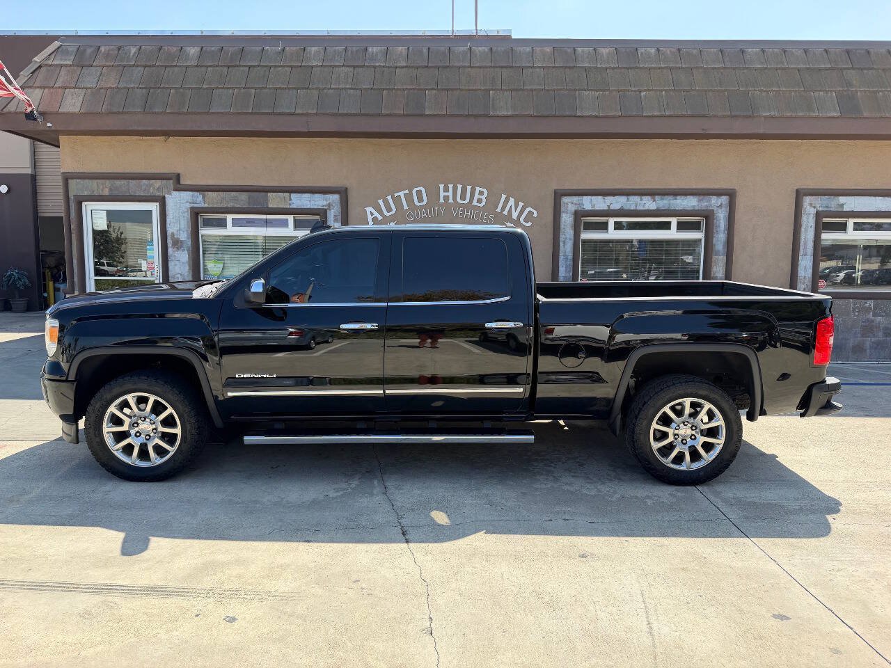 Used 2015 GMC Sierra 1500 Denali w/ Driver Alert Package RWD image 6