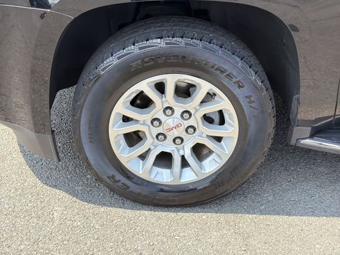 Used 2019 GMC Yukon XL SLT AWD/4WD image 12