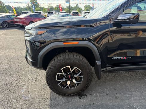 Used 2024 GMC Canyon AT4X AWD/4WD image 11
