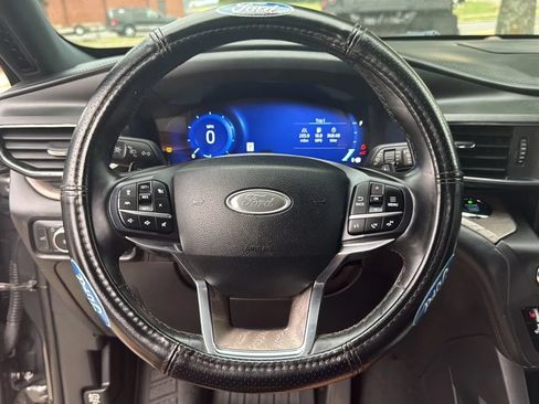 Used 2020 Ford Explorer Platinum w/ Premium Technology Package AWD/4WD image 37
