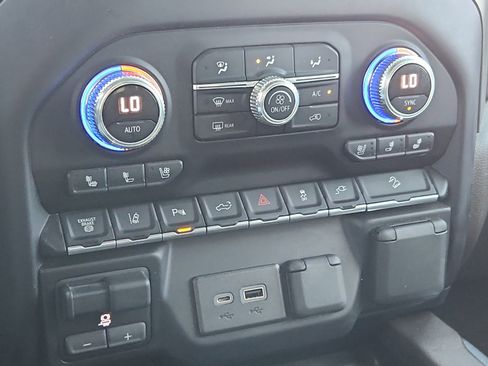 Used 2023 GMC Sierra 2500 Denali image 16