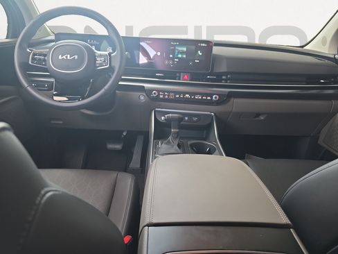Certified 2026 Kia Carnival FWD image 2