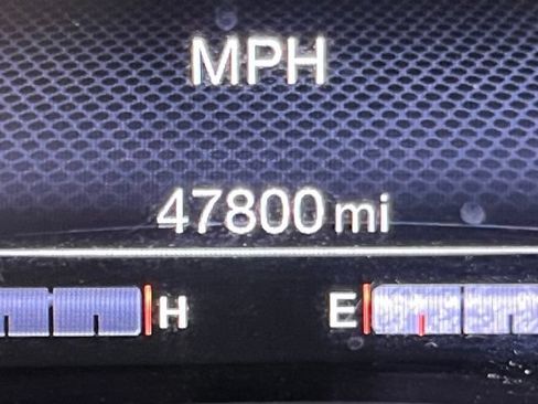 Used 2023 Jeep Renegade Latitude AWD/4WD image 17