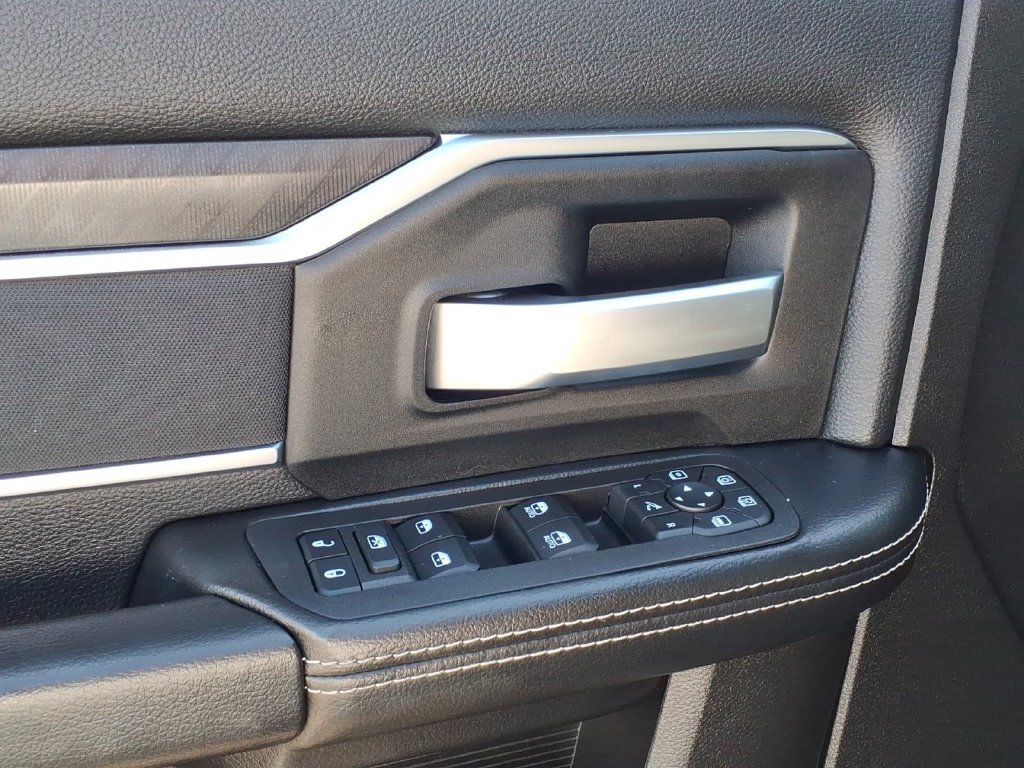 Certified 2025 RAM 2500 Big Horn AWD/4WD image 4