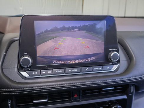 Used 2021 Nissan Rogue S AWD/4WD image 18