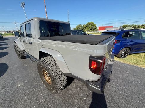 Used 2020 Jeep Gladiator Overland AWD/4WD image 6