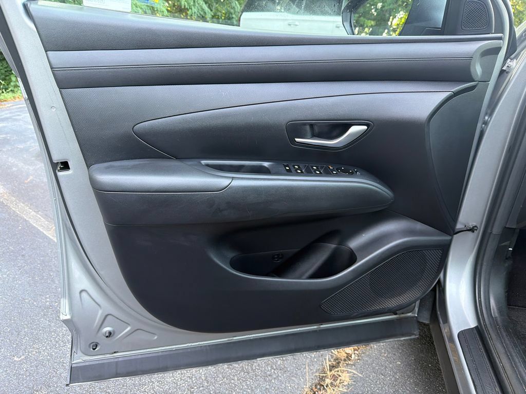 Used 2025 Hyundai Tucson SE FWD image 10
