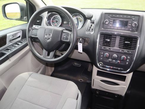 Used 2011 Dodge Grand Caravan Mainstreet w/ PWR Convenience Group FWD image 34