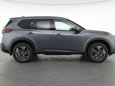 Used 2025 Nissan Rogue SV image 11