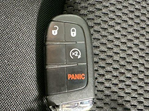 Used 2022 Jeep Renegade Altitude w/ Sun/Sound Group AWD/4WD image 18