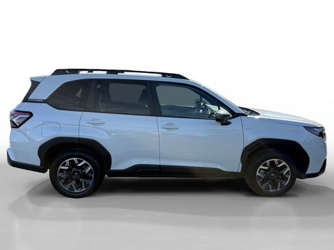 Used 2025 Subaru Forester Premium AWD/4WD image 6