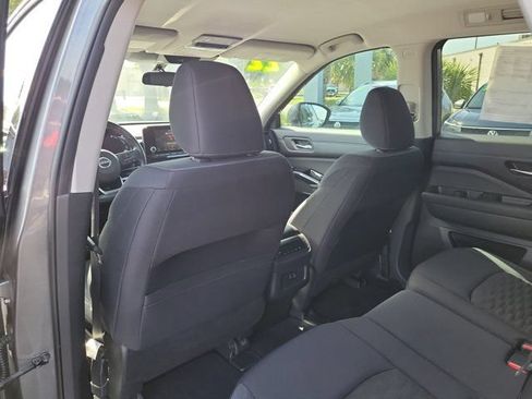 Used 2022 Nissan Pathfinder SV FWD image 13