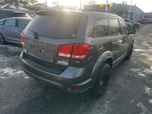 Used 2014 Dodge Journey SXT w/ Flexible Seating Group image 4