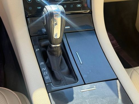Used 2017 Ford Taurus Limited FWD image 20