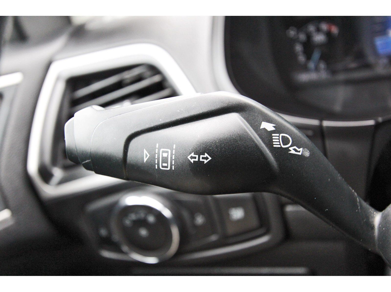 Used 2024 Ford Edge SEL AWD/4WD image 17