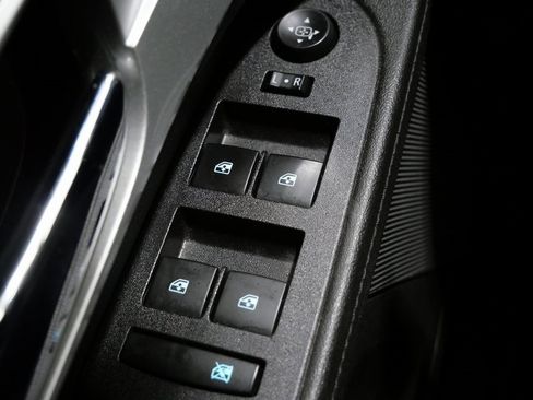 Used 2017 Chevrolet Equinox LT w/ Convenience Package image 14