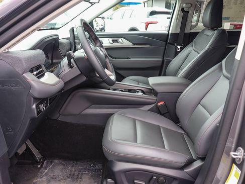 New 2026 Ford Explorer Active w/ Active Comfort Package RWD image 18