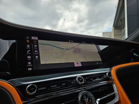 Used 2024 Bentley Flying Spur W12 image 31