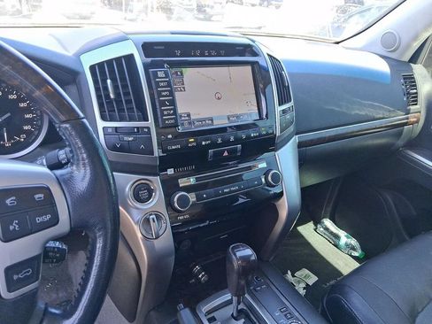 Used 2013 Toyota Land Cruiser AWD/4WD image 4