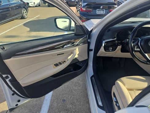 Used 2021 BMW 530i RWD image 13
