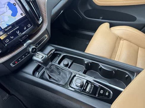 Used 2021 Volvo XC60 T5 Inscription FWD image 29
