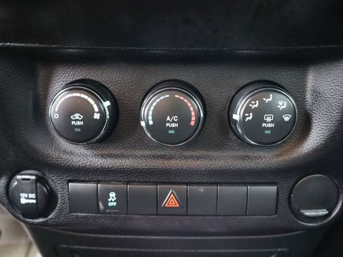 Used 2017 Jeep Wrangler Sport AWD/4WD image 17