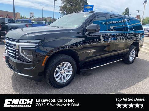 Used 2025 Chevrolet Suburban LT w/ Comfort Package AWD/4WD image 1