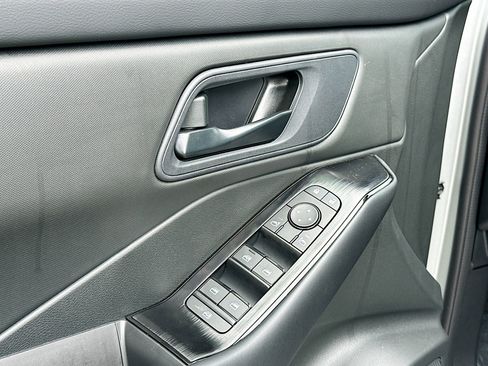 New 2025 Nissan Rogue S AWD/4WD image 12