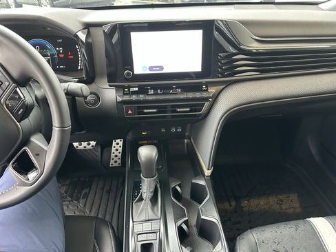 Certified 2025 Toyota Camry SE image 9