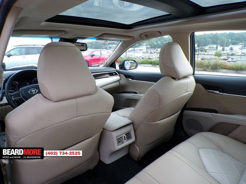 Used 2018 Toyota Camry XSE image 27