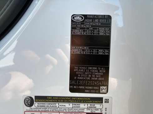Certified 2025 Land Rover Defender 110 X-Dynamic SE AWD/4WD image 35