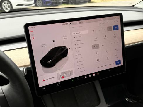 Used 2023 Tesla Model Y Long Range AWD/4WD image 32