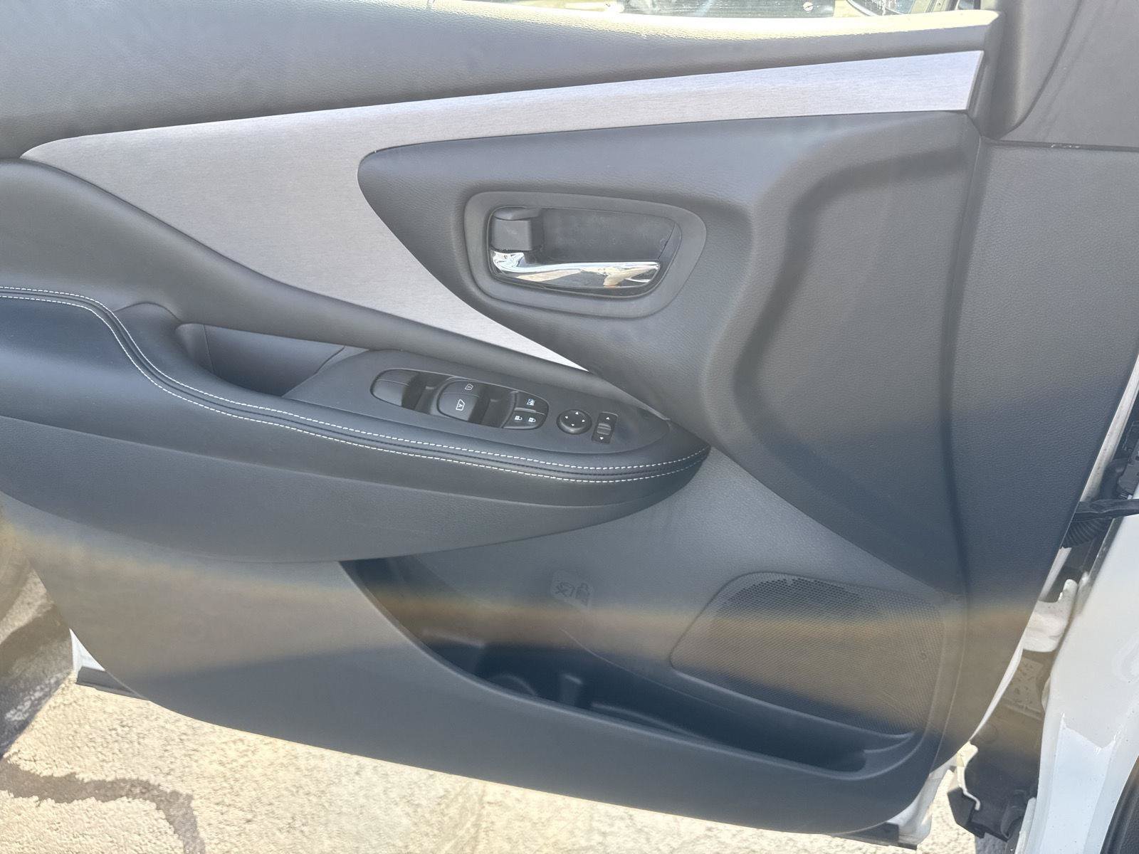 Used 2024 Nissan Murano SV FWD image 17
