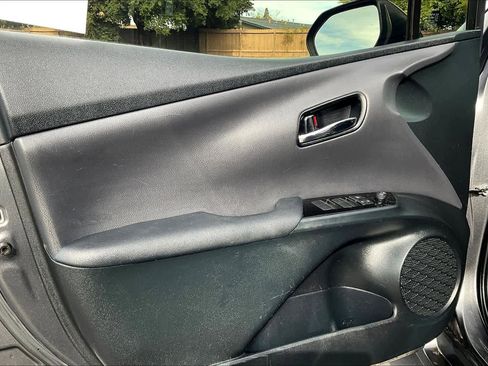 Used 2021 Toyota Prius L Eco image 25