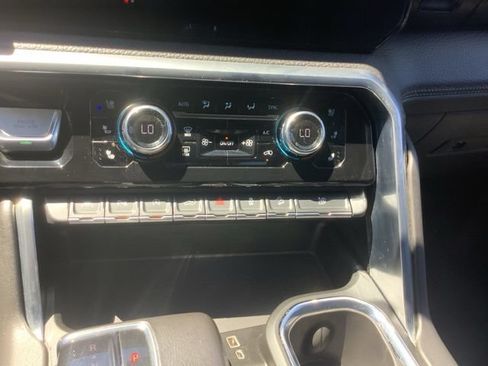 Used 2022 GMC Sierra 1500 Denali AWD/4WD image 36