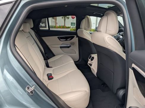 Used 2026 Mercedes-Benz GLC 300 4MATIC image 17