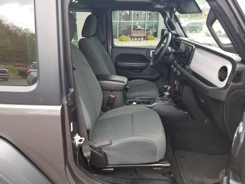 Used 2024 Jeep Wrangler Sport AWD/4WD image 12