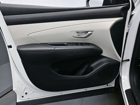 Certified 2025 Hyundai Tucson SEL image 9