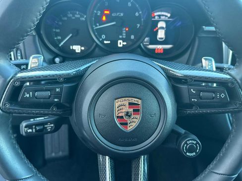 Certified 2025 Porsche Macan GTS image 25