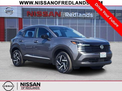 Used 2026 Nissan Kicks SV w/ SV Premium Package FWD image 1