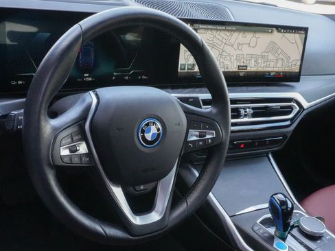 Used 2023 BMW i4 eDrive40 w/ Premium Package image 8