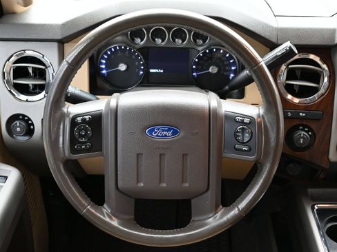 Used 2015 Ford F250 Lariat w/ Lariat Interior Package AWD/4WD image 15