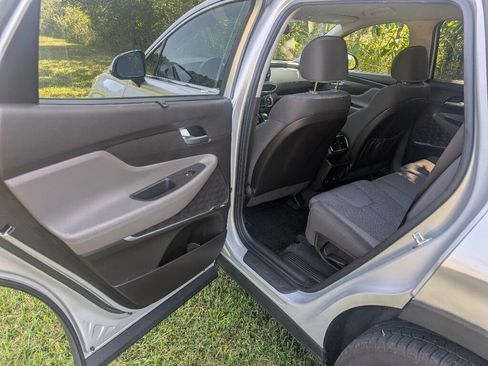 Used 2020 Hyundai Santa Fe SEL w/ Convenience Package image 18