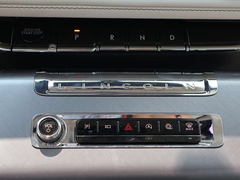 New 2026 Lincoln Aviator AWD image 14