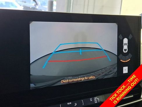 Certified 2025 Toyota Sienna XSE FWD image 25