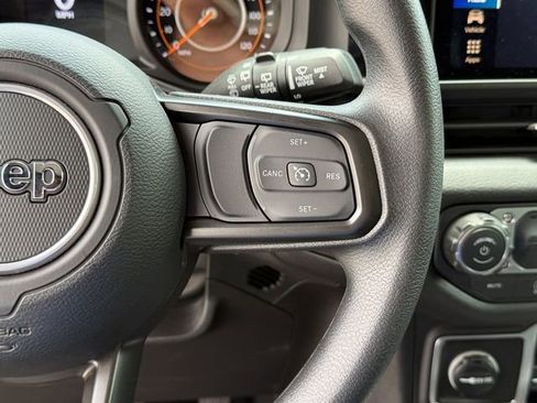 Used 2026 Jeep Wrangler Unlimited Sport AWD/4WD image 13