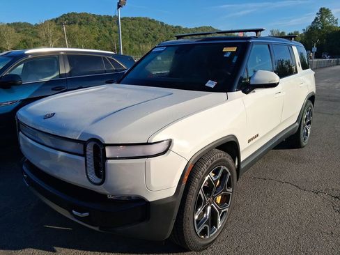 Used 2024 Rivian R1S Adventure AWD/4WD image 2