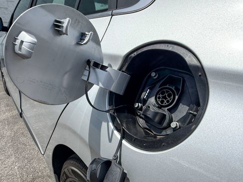 Used 2019 Hyundai Ioniq Limited FWD image 44