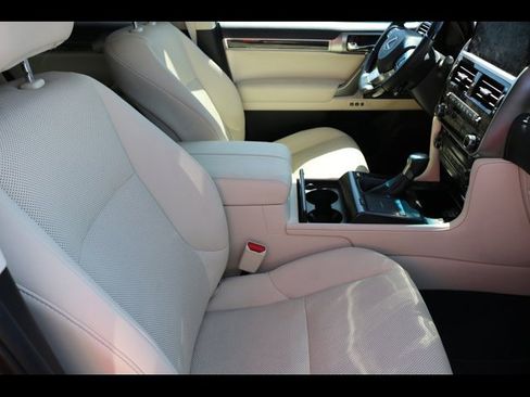 Used 2023 Lexus GX 460 Premium w/ Accessory Package AWD/4WD image 5